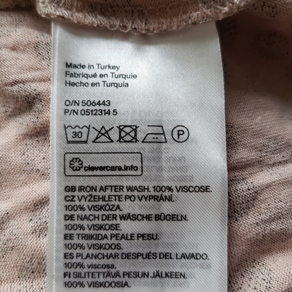 H&M print top gathered shoulder blush peach & black Size Medium - Picture 5 of 7